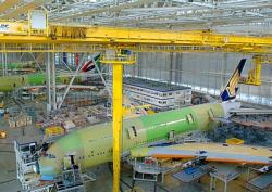 airbus-a380-final-assembly-line-in-toulouse-3.jpg